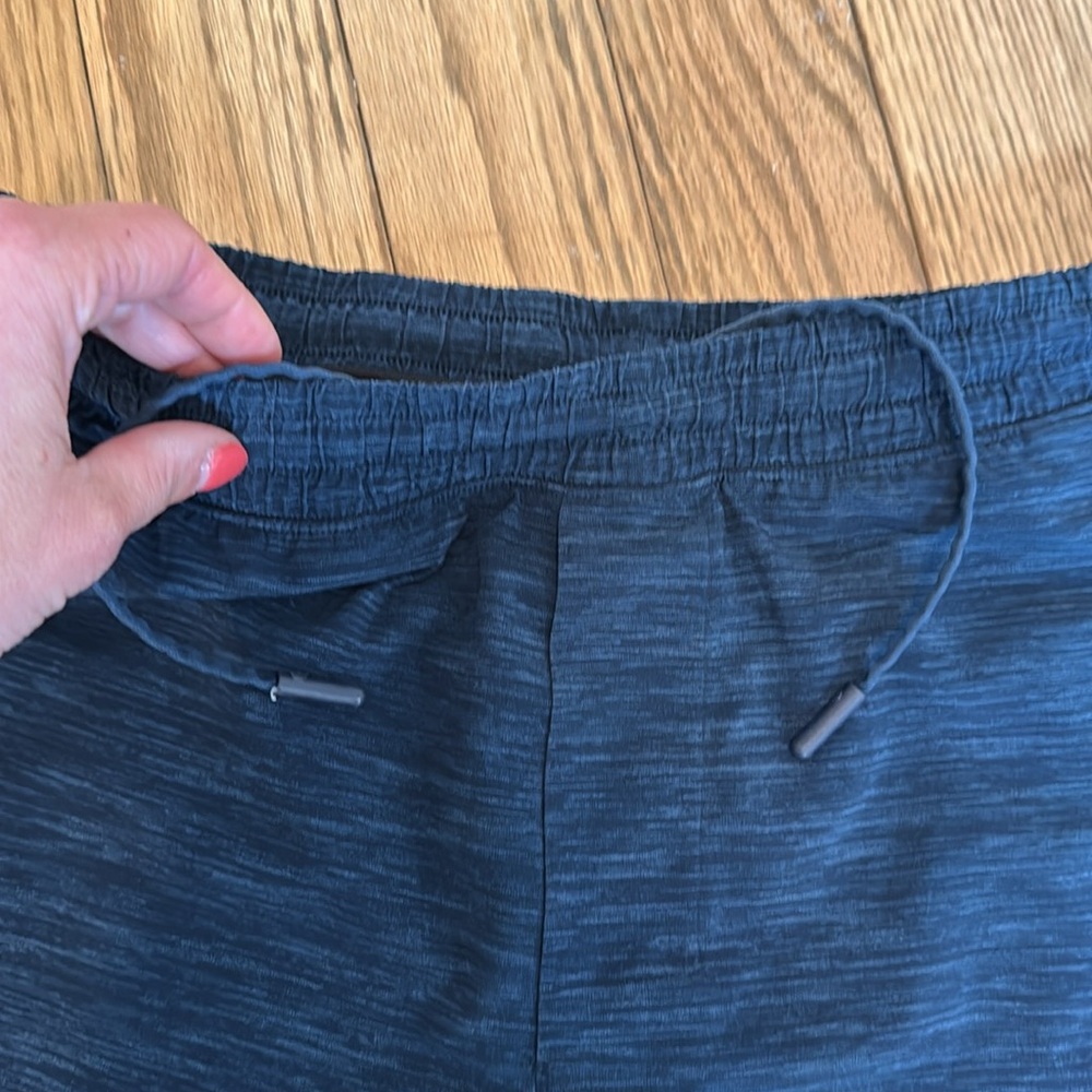 lululemon athletica‎ Men's Athletic Shorts - Navy Blue - Picture 4 of 8